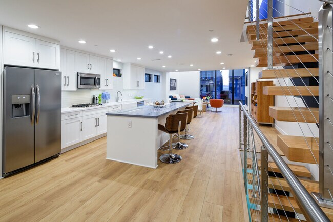 Building Photo - 3920 O-Fully Furnished | Hollywood Beach |...