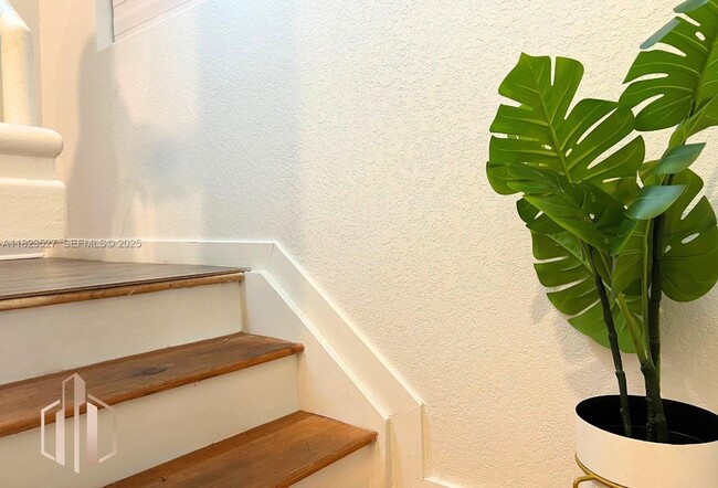 Building Photo - 1178 SE 23rd Ave