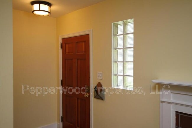 Building Photo - 111 Timothy St