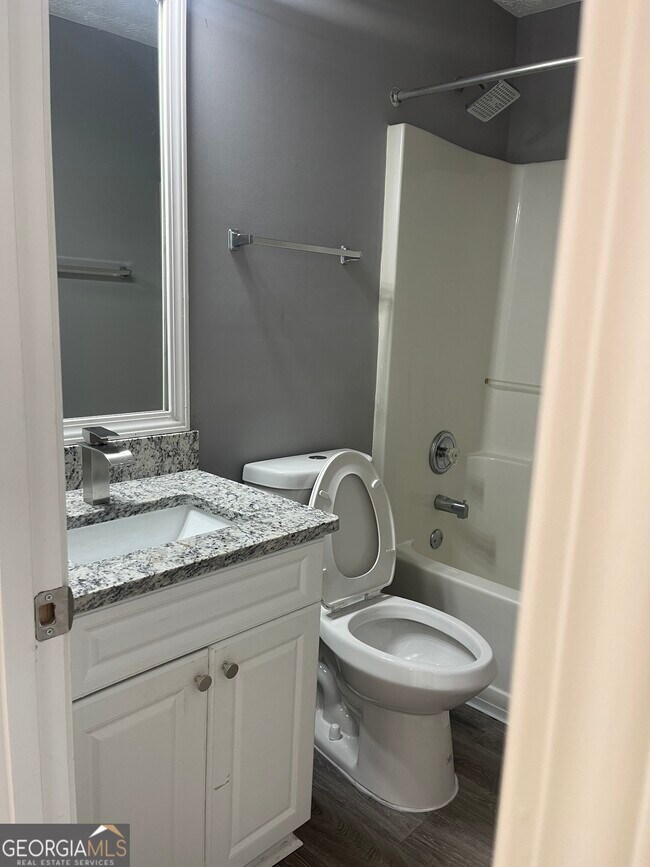 Building Photo - 320 Willow Springs Dr