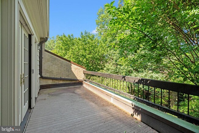 Building Photo - 4422 Westover Pl NW