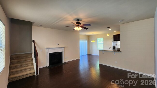 Building Photo - 508 Knothole Ln