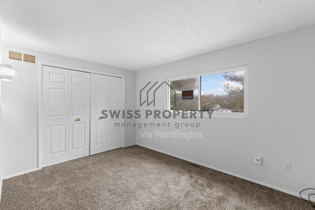 Building Photo - 5 King Arthur Ct