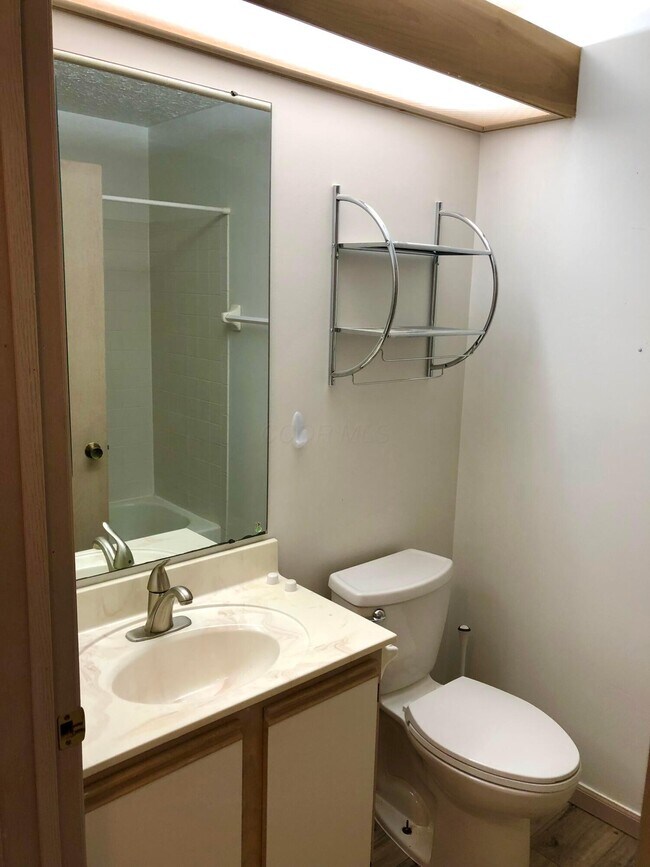 Building Photo - 6835 Villabrook Dr
