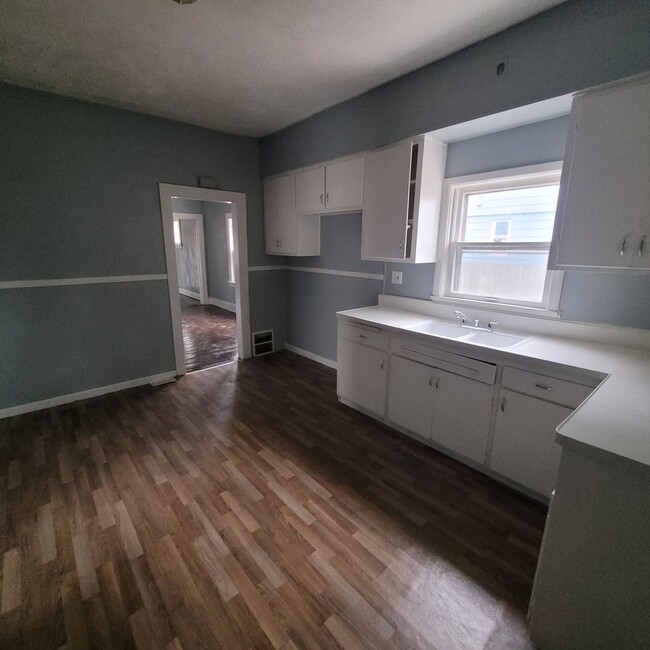 Building Photo - 378 E 156th St