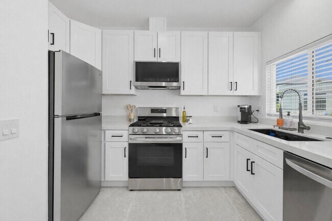 Building Photo - 2197 Jacques Dr