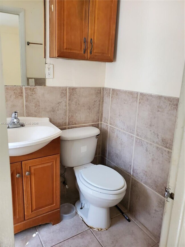 Building Photo - 2114 McKinley St