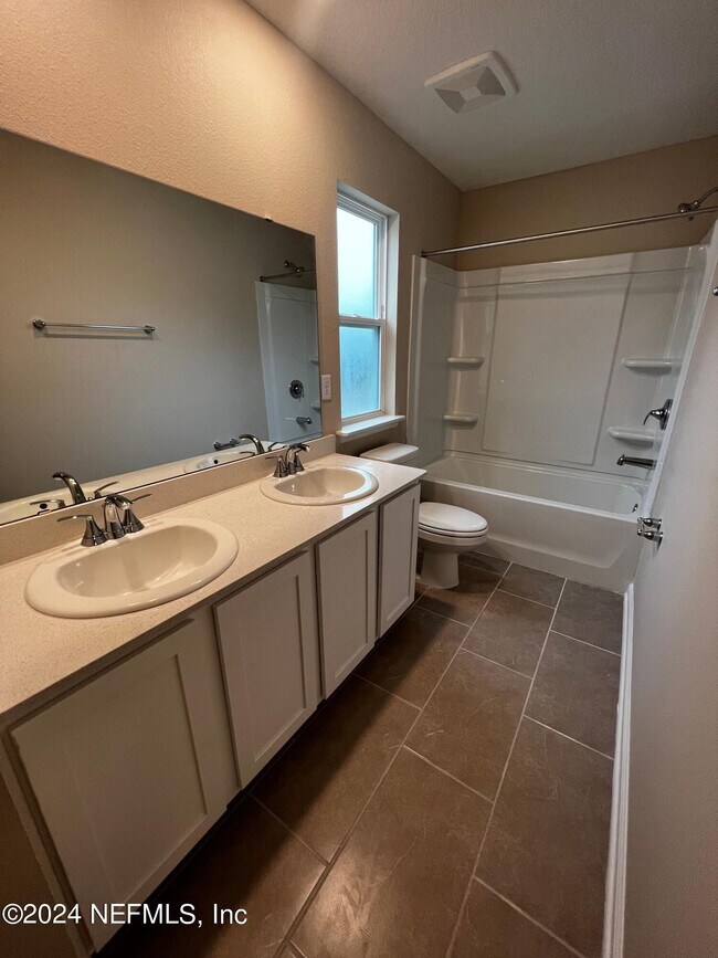 Building Photo - 11804 Beardgrass Wy