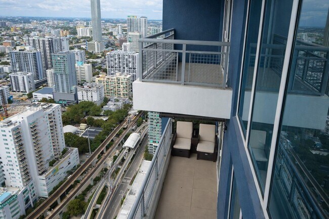 Building Photo - 60 SW 13th St