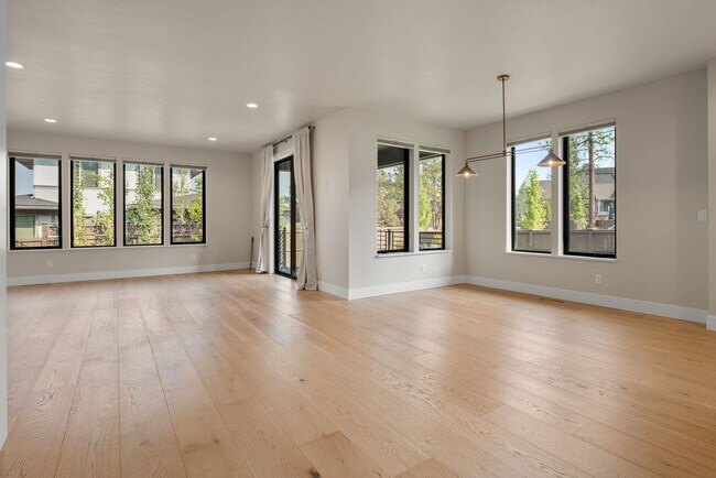 Building Photo - 2971 NW Polarstar Ave