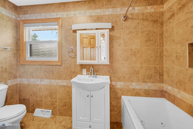 Building Photo - 1117 E Kitson Dr