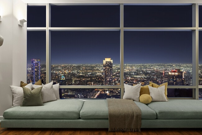 Building Photo - 900 W Olympic Blvd