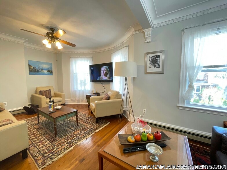 Building Photo - 11 Chilcott Pl