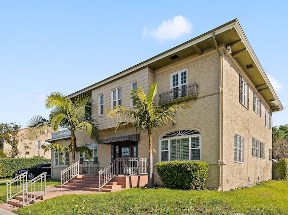 Building Photo - 6250 S Van Ness Ave