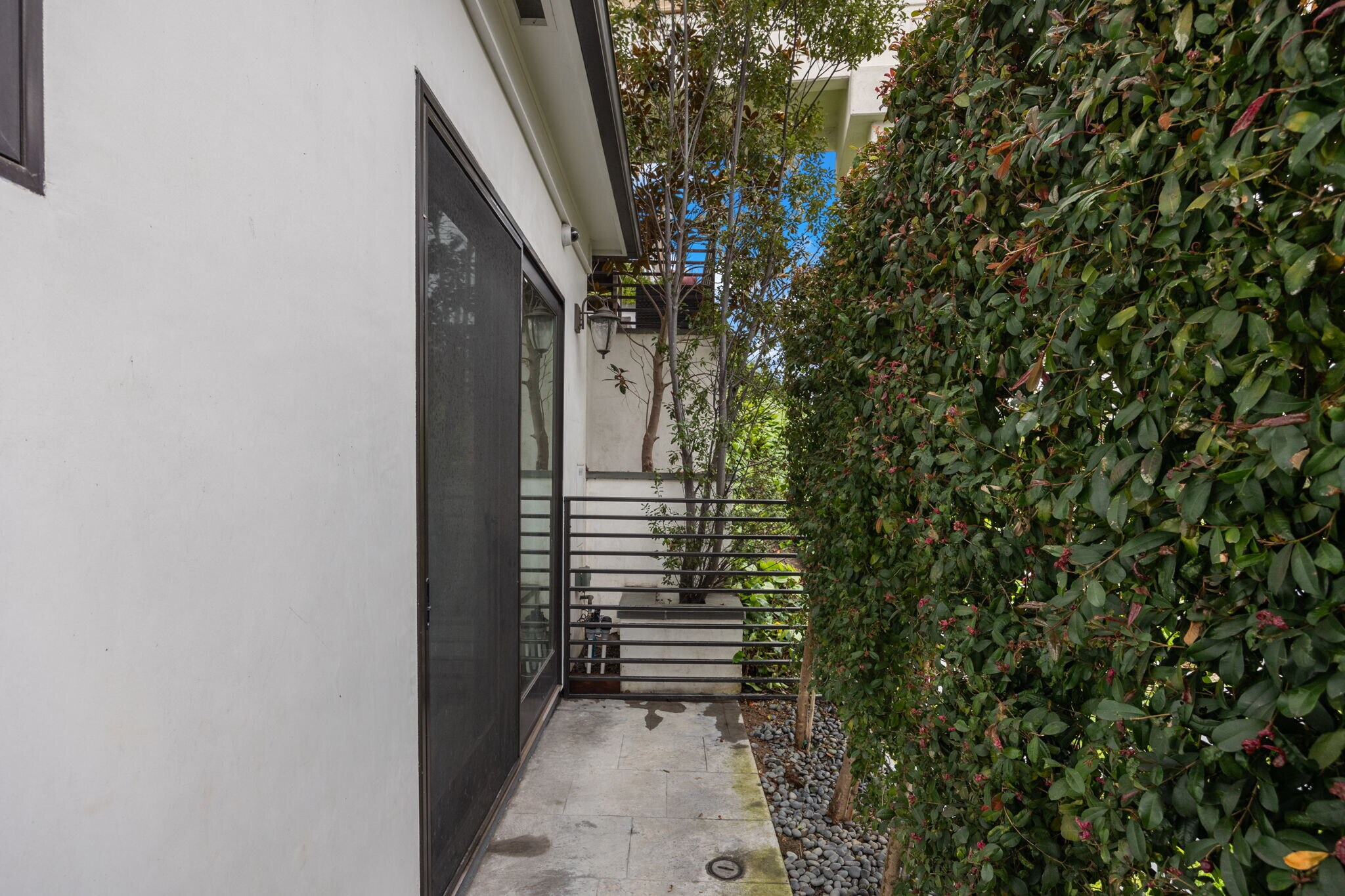 Building Photo - 2801 Bayside Dr