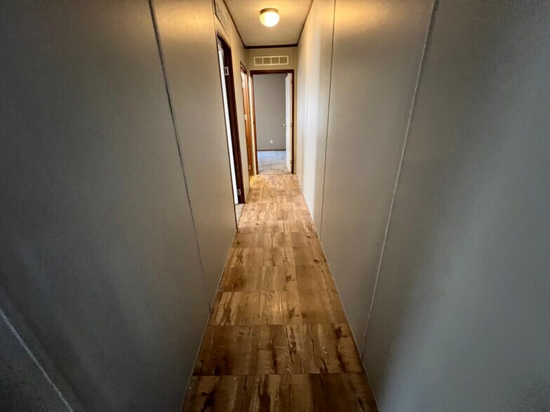 Building Photo - 114 Plum St