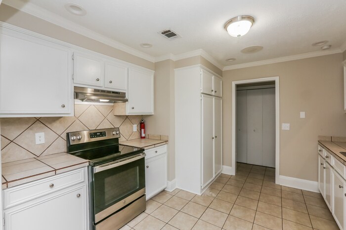Building Photo - 506 Stockton Cove