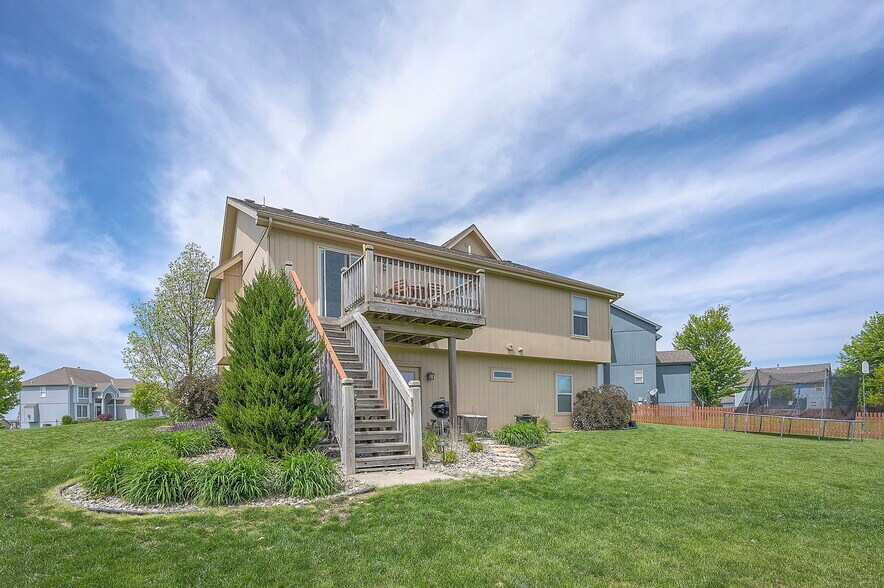 Building Photo - 10111 N Tullis Dr