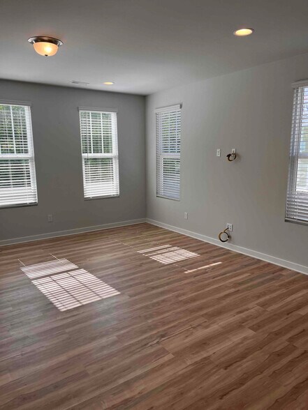 Building Photo - 2207 Townes Rd