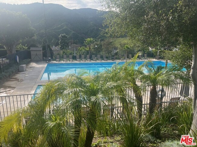 Building Photo - 1419 Avenida de Cortez