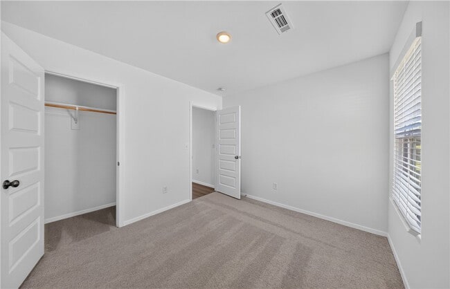 Building Photo - 2709 Major St