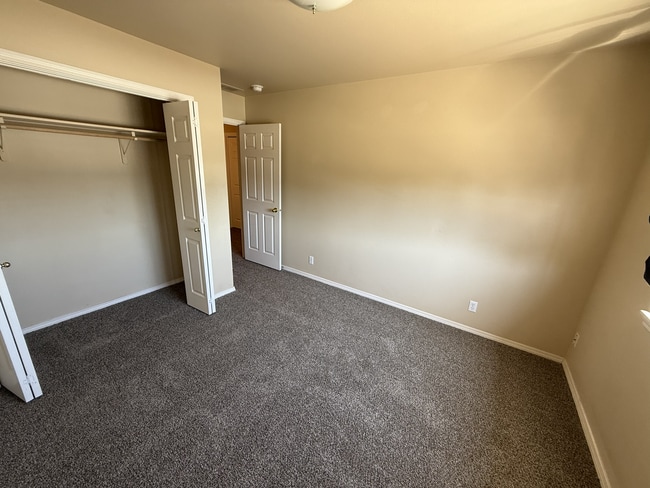 Building Photo - Madison Duplex