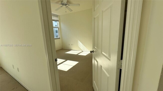 Building Photo - 2401 NE 65th St