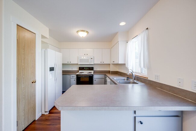Building Photo - Townhouse Retreat on Military Hill – Moder...