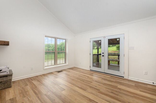 Building Photo - 1562 Mooresville Pike