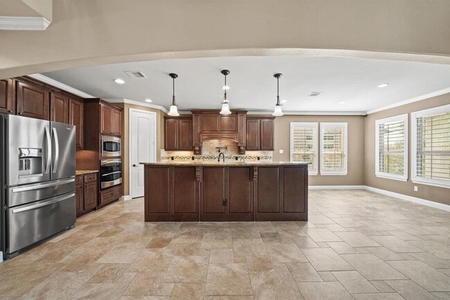 Building Photo - 28223 Red Shady Oaks Dr