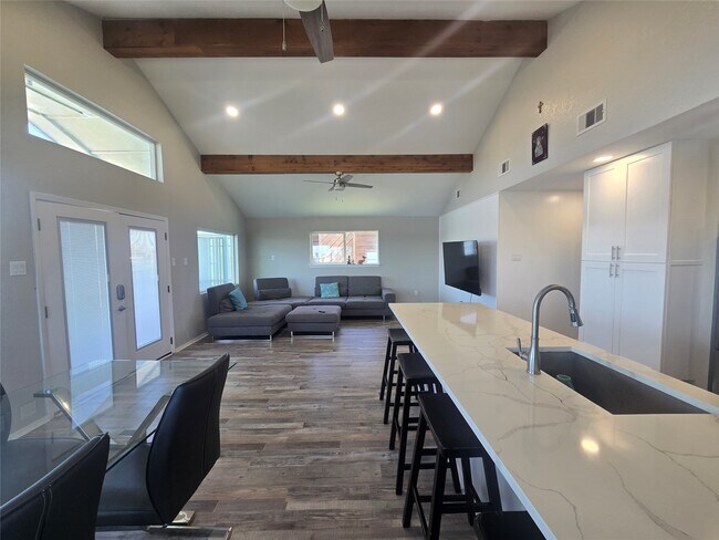 Building Photo - 211 Redfish Dr