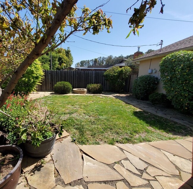 Building Photo - Beautiful Home near Laguna Lake
