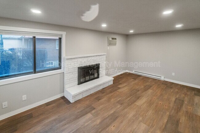 Building Photo - 508 E Rich Ave