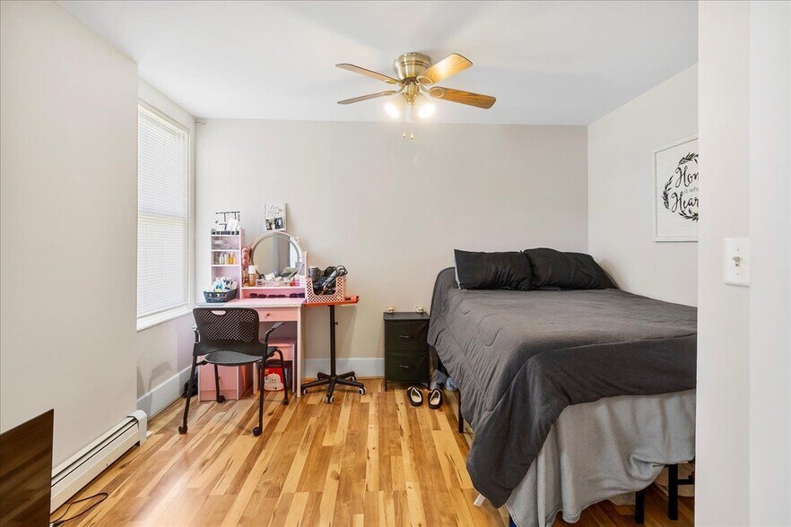 Building Photo - 39 HUDSON Street, Second Floor