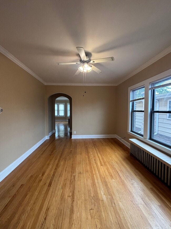 Building Photo - 5536 W Cornelia Ave