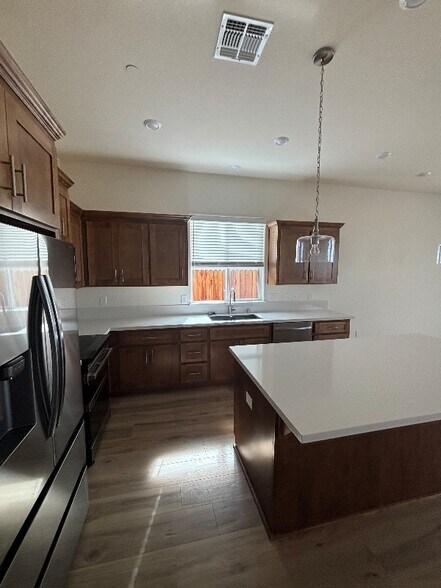 Building Photo - 3990 Bluestem St