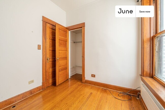 Building Photo - 3508 N Sheffield Ave