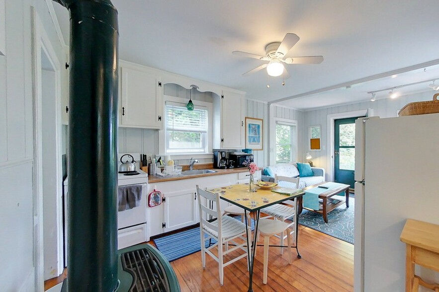 Building Photo - 29 Warren Ave