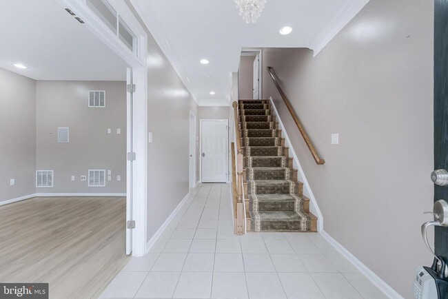 Building Photo - 42785 Hay Rd