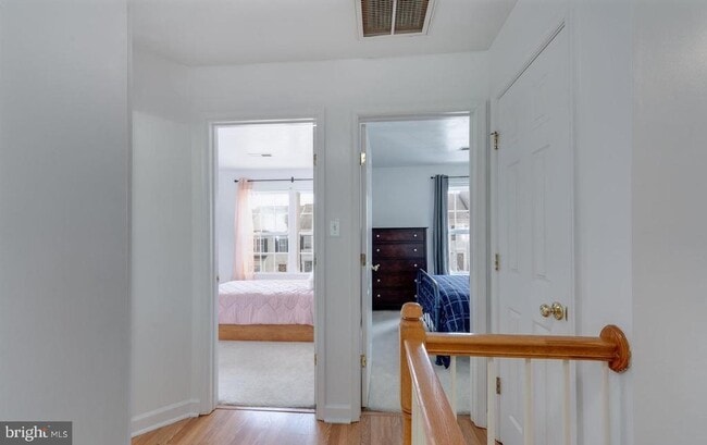 Building Photo - 833 Gallows Ct