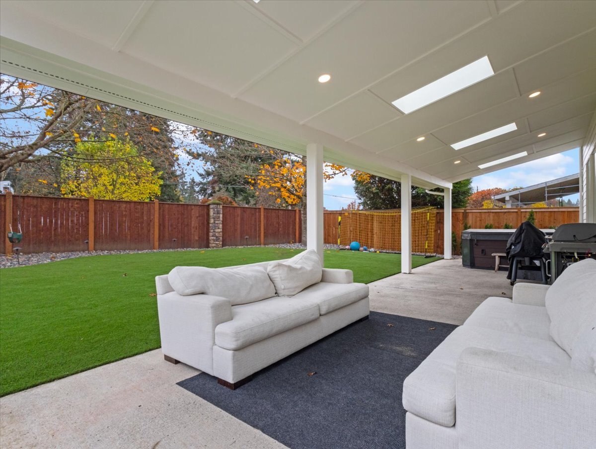 Building Photo - 10300 NE 95th Ave