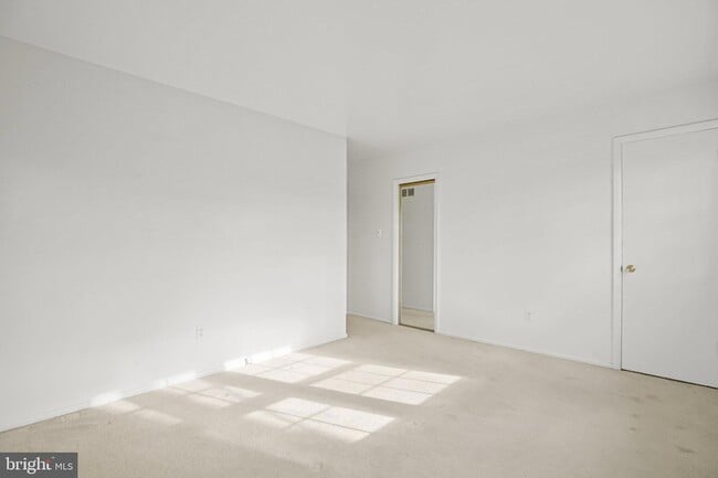 Building Photo - 6106 Rivanna Dr