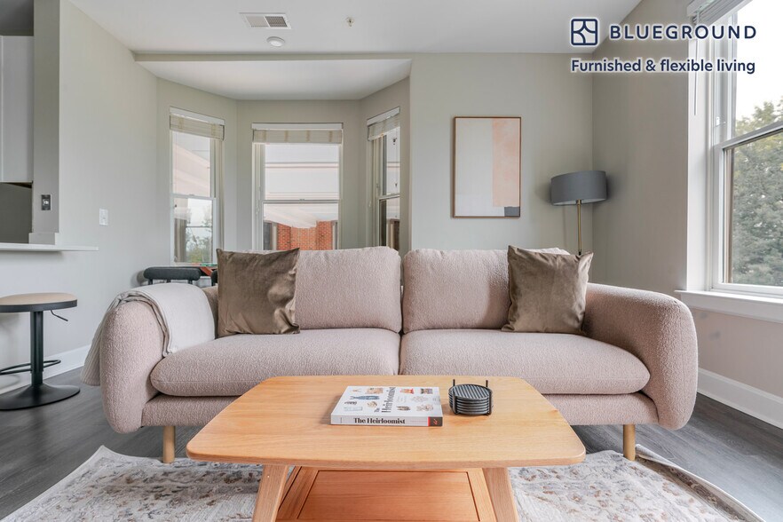 Building Photo - 7131 Arlington Rd