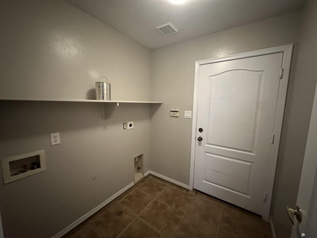 Building Photo - 4792 W 28th Ln