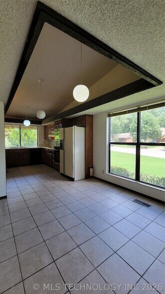 Building Photo - 4027 E 82nd Pl