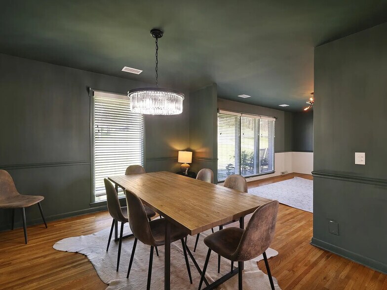 Building Photo - 436 Foothill Dr