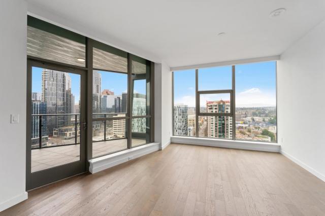 Building Photo - 2 bedroom in Bellevue WA 98004