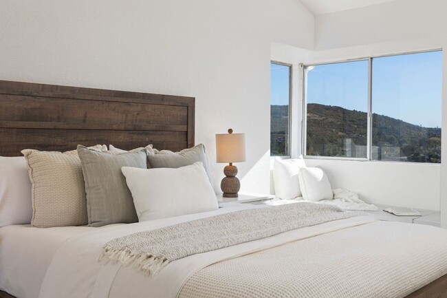 Building Photo - 3 Bedroom House with View in Poway