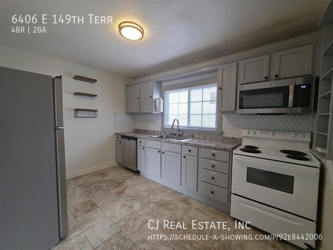 Building Photo - 6406 E 149 Terrace