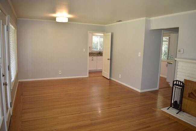 Building Photo - 5311 Callister Ave